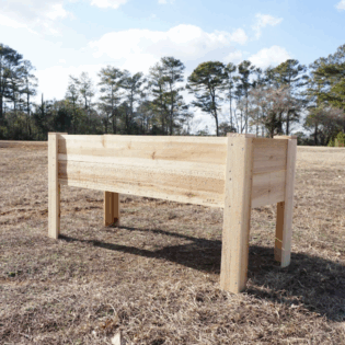 Cedar Raised Garden Bed: Gardener by Garden Head Planters